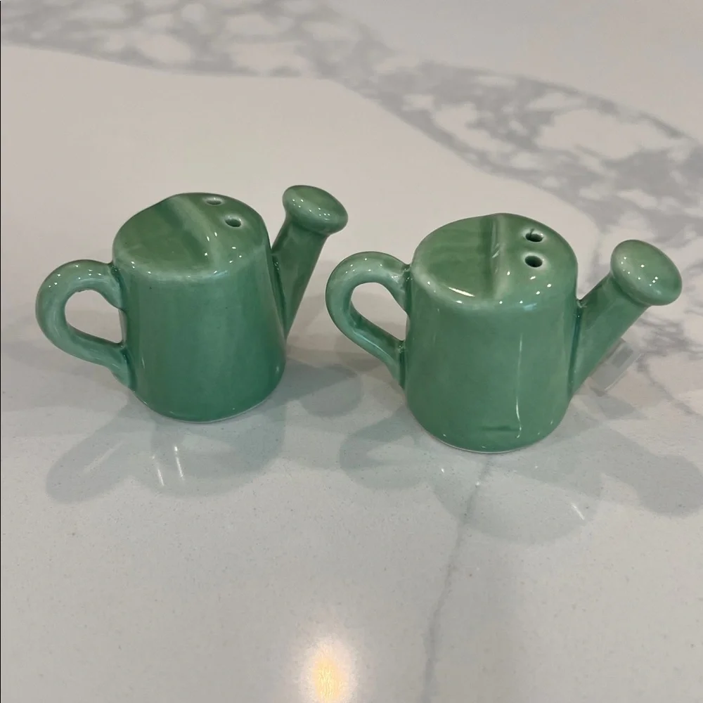 Cute. Mini Salt and pepper shakers.